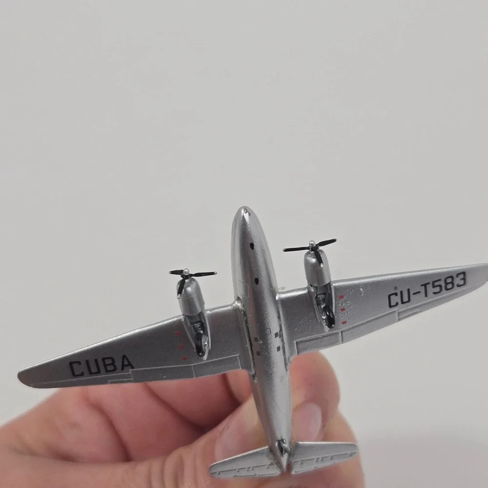 Aerovias Q S.A. CU-T583 Vintage Propeller Scale Model Plane